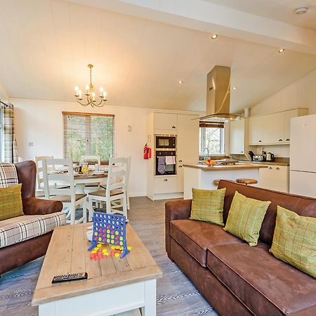 Wareham Forest Lodge Retreat Lytchett Minster ภายนอก รูปภาพ
