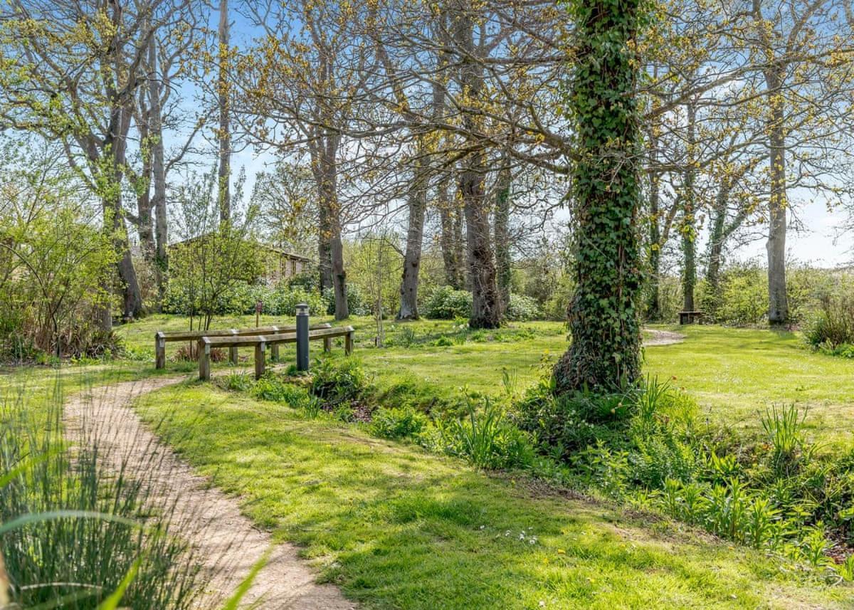 Wareham Forest Lodge Retreat Lytchett Minster ภายนอก รูปภาพ