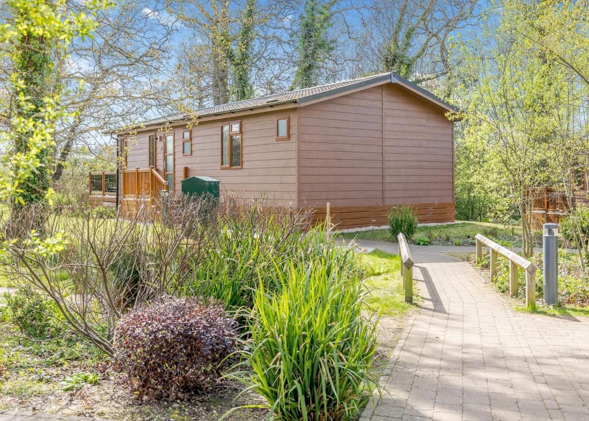 Wareham Forest Lodge Retreat Lytchett Minster ภายนอก รูปภาพ