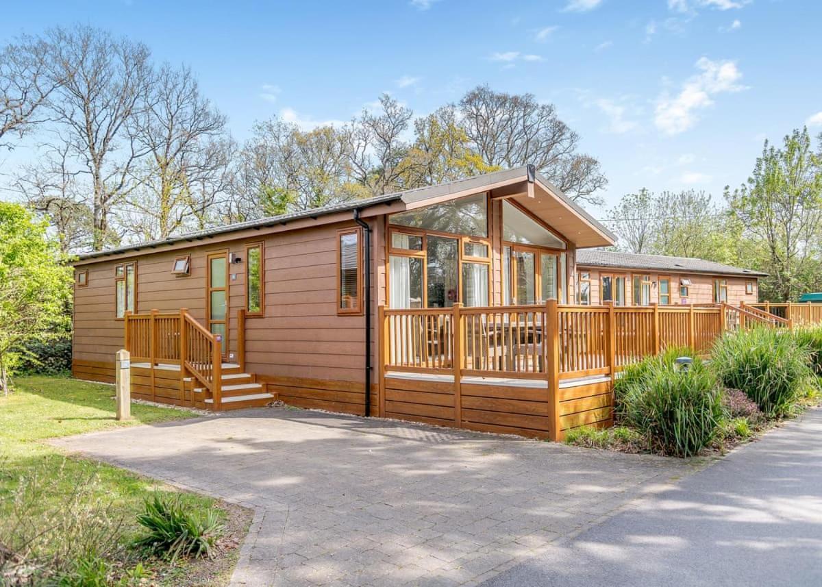 Wareham Forest Lodge Retreat Lytchett Minster ภายนอก รูปภาพ